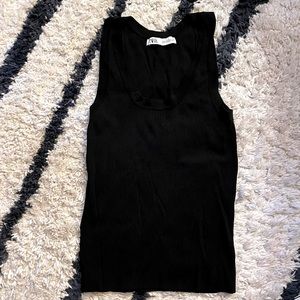 Zara M Black Scoop-Neck Rib Stretch Tank